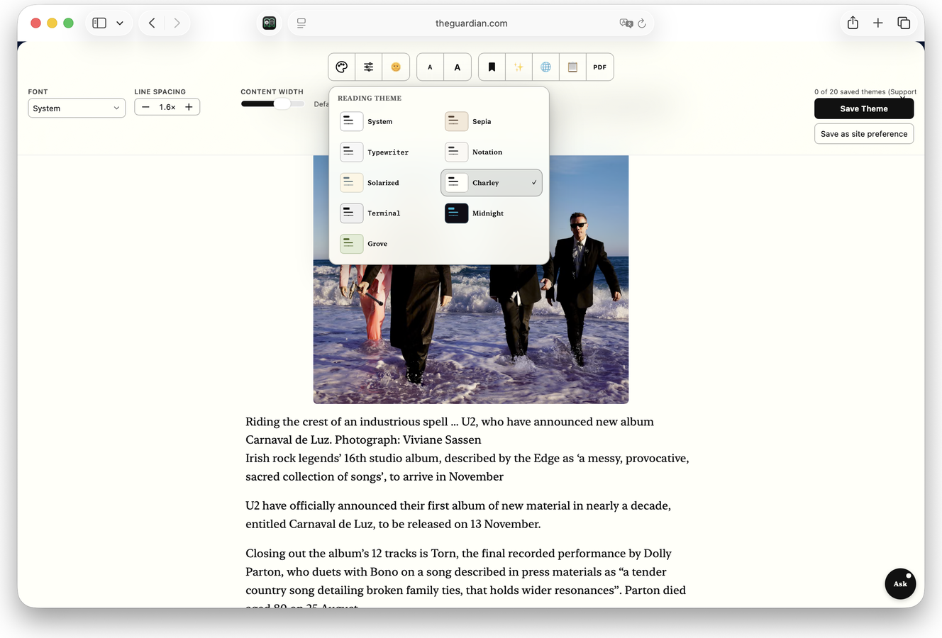 The reading-theme picker open over an article on a Mac: nine themes, and any you have saved, to choose between.